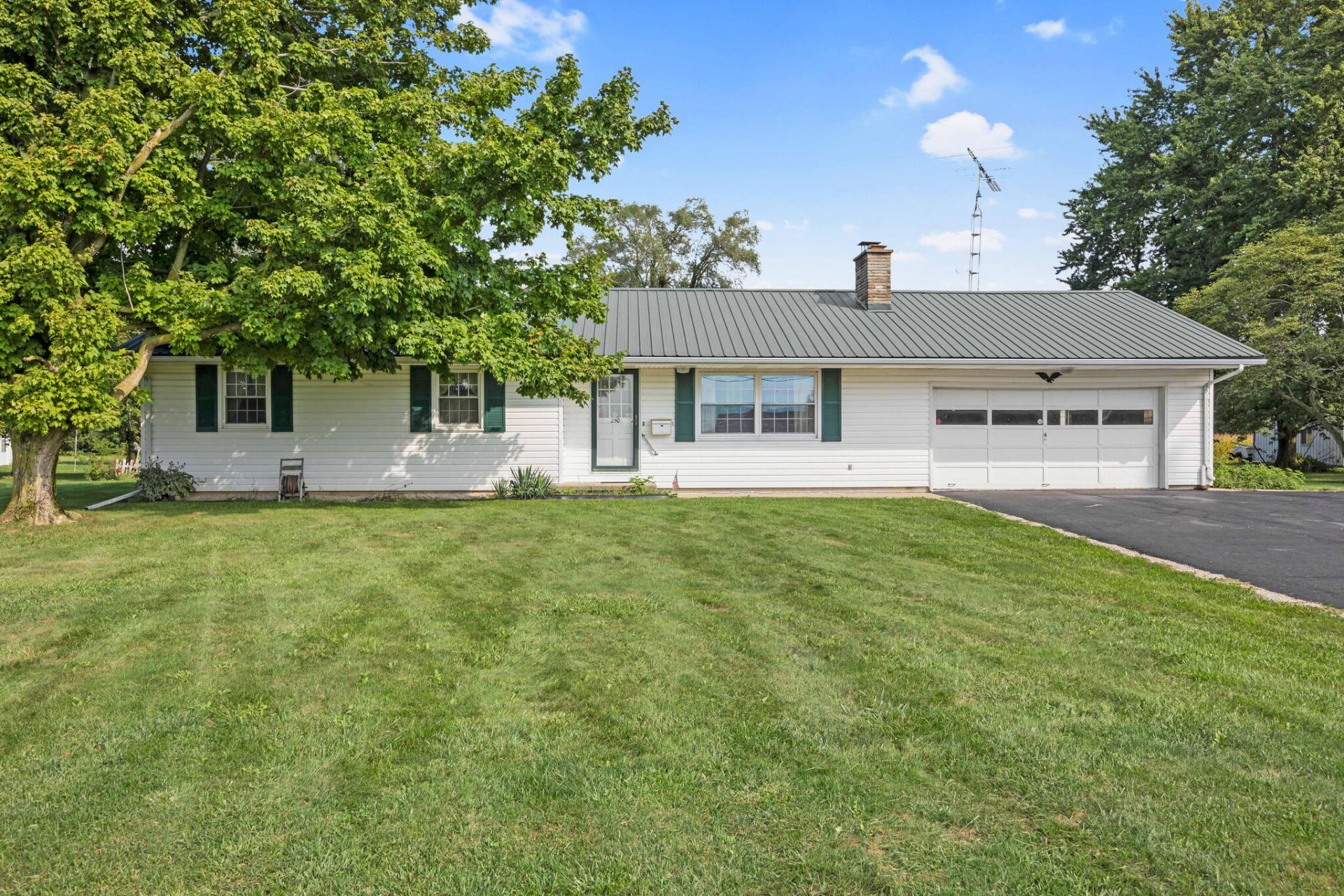 250 W Geneva Street, Dunkirk, OH 45836 Main Photo