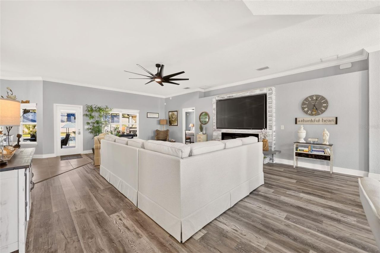 6943 SE 11th Place, Ocala, FL 34472 Photo