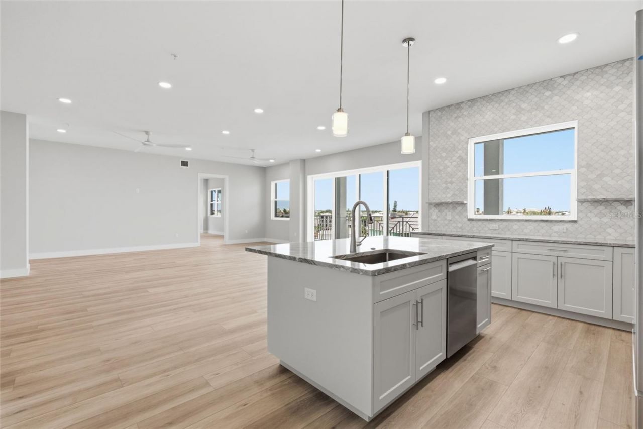 13655 Gulf Boulevard, Unit 401, Madeira Beach, FL 33708 Photo