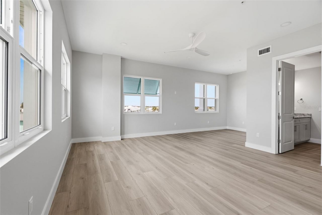 13655 Gulf Boulevard, Unit 401, Madeira Beach, FL 33708 Photo