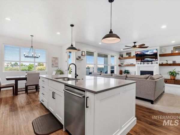 10128 Irongate Dr, Nampa, ID 83687