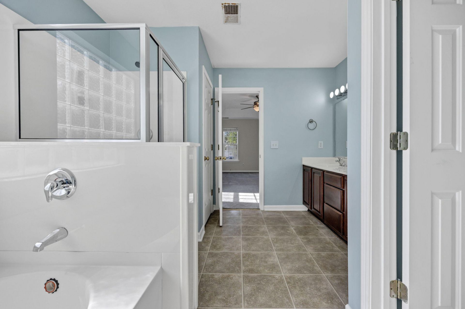 18 Persimmon Wood Court Photo 15