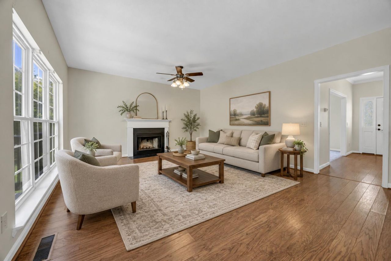 18 Persimmon Wood Court Photo 4