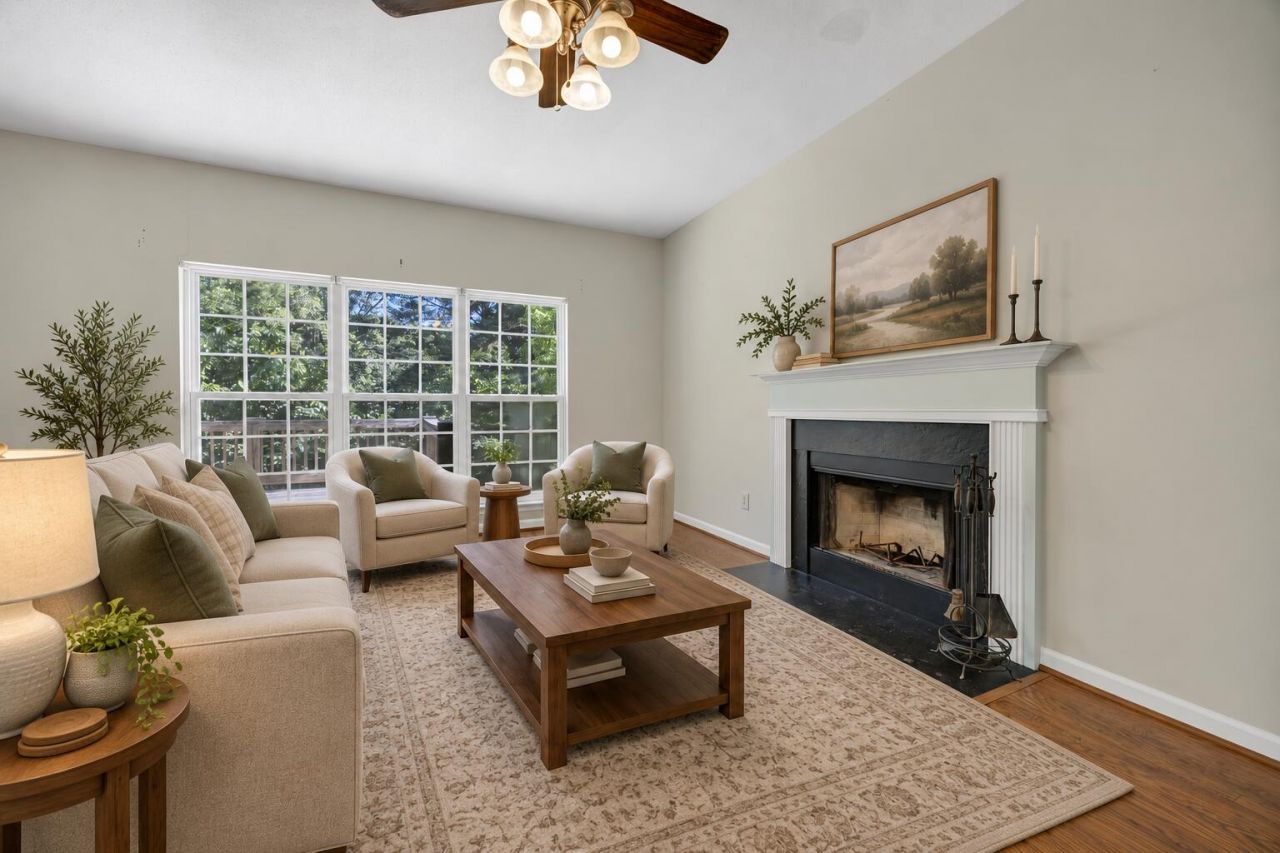 18 Persimmon Wood Court Photo 5