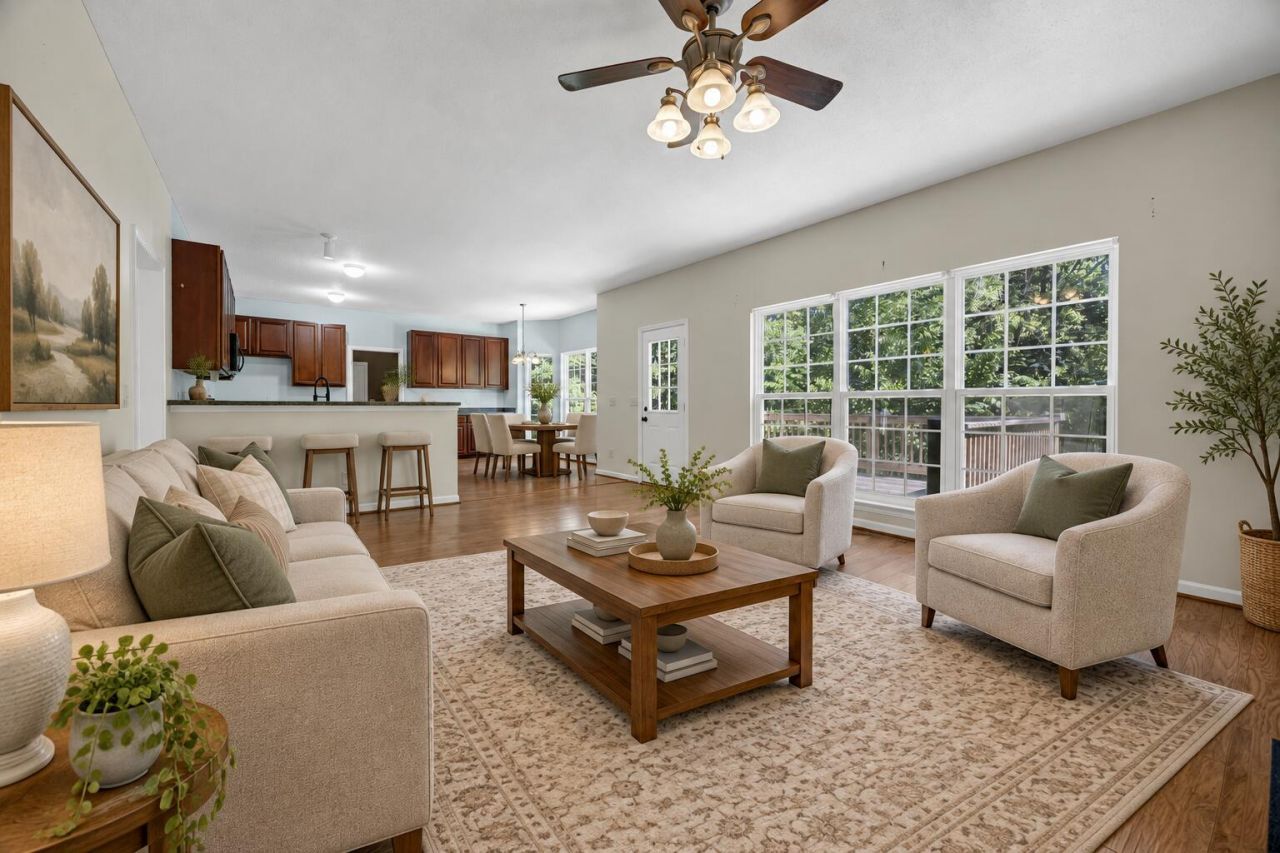 18 Persimmon Wood Court Photo 6