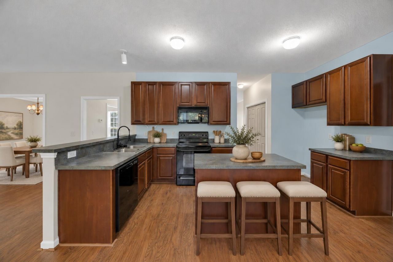 18 Persimmon Wood Court Photo 8