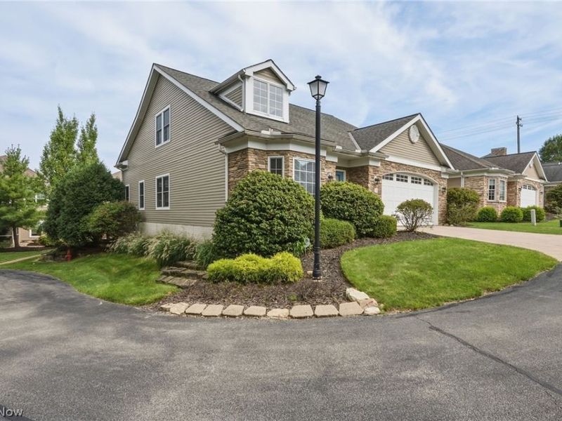 21 Bristol Lane, Rocky River, OH 44116 Photo 2