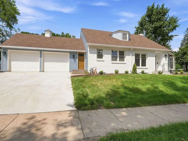 4920 Sunnyside Road, Edina, MN 55424