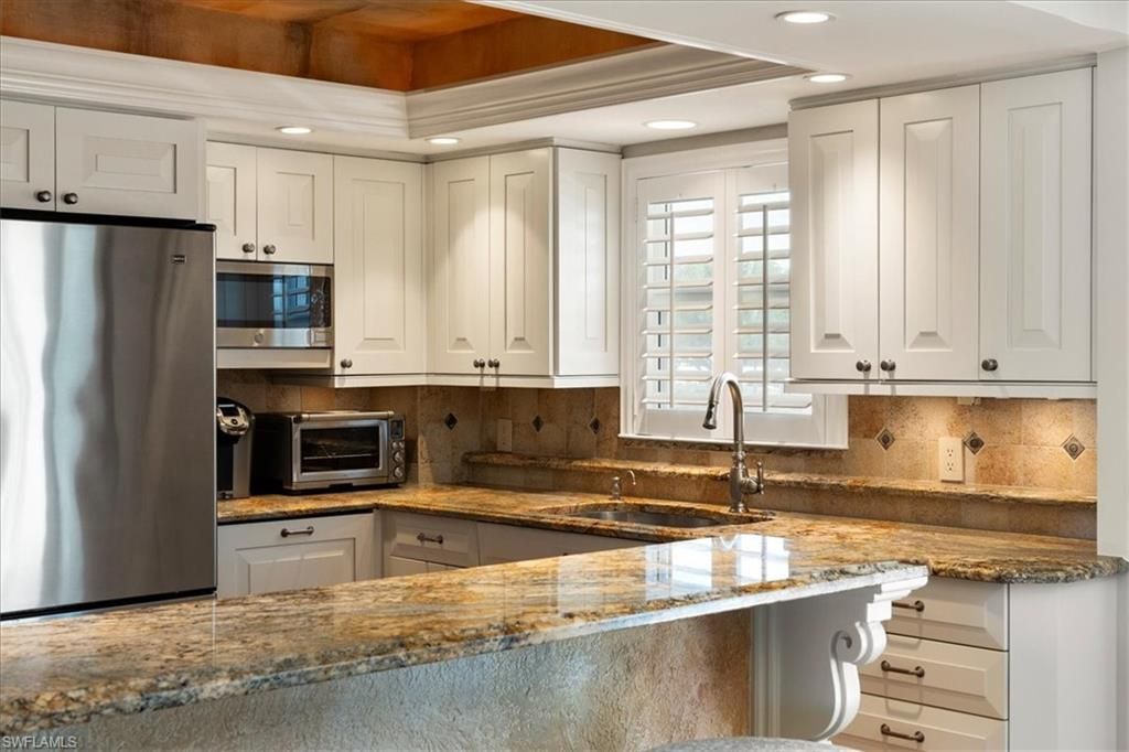 10691 Gulf Shore Dr, Unit 200, Naples, FL 34108 Photo