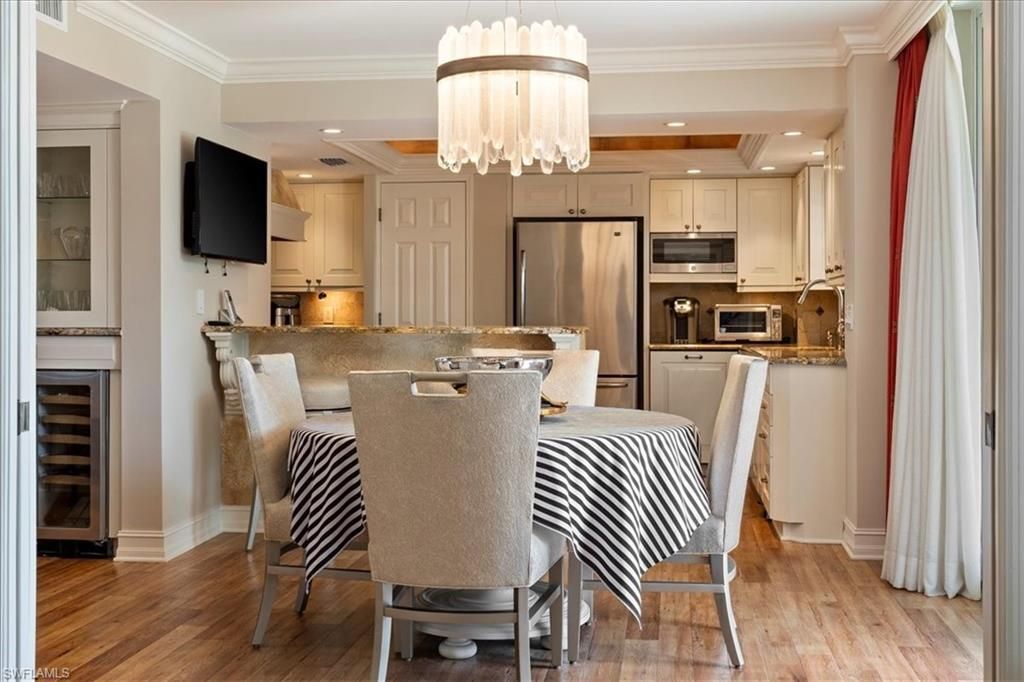 10691 Gulf Shore Dr, Unit 200, Naples, FL 34108 Photo