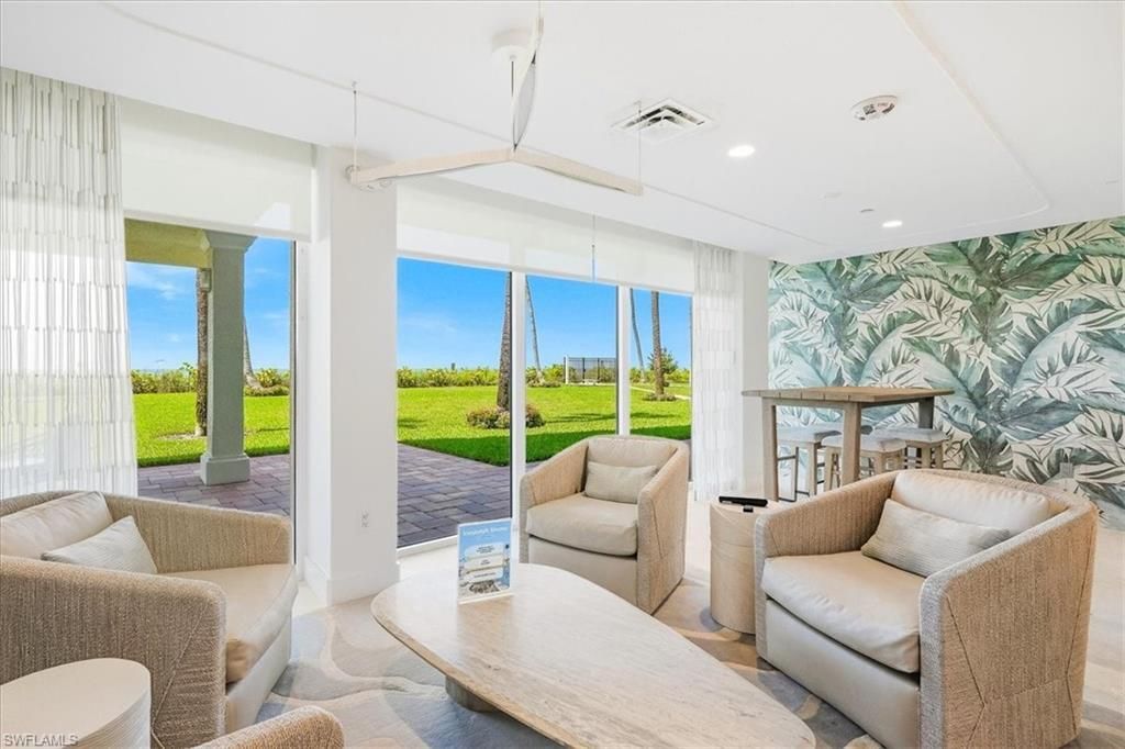 10691 Gulf Shore Dr, Unit 200, Naples, FL 34108 Photo