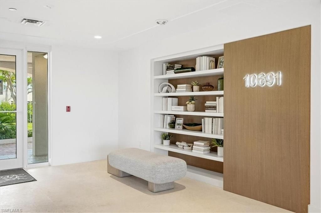 10691 Gulf Shore Dr, Unit 200, Naples, FL 34108 Photo