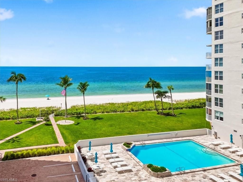 10691 Gulf Shore Dr, Unit 200, Naples, FL 34108 Photo