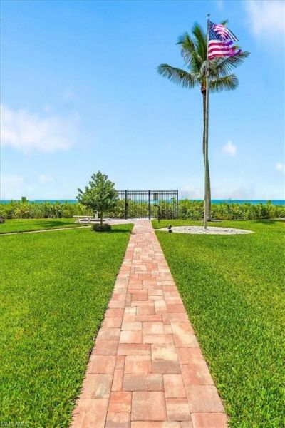 10691 Gulf Shore Dr, Unit 200, Naples, FL 34108 Photo