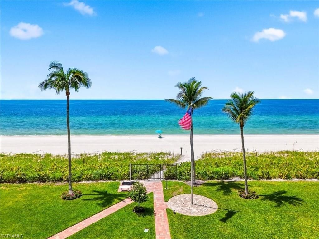 10691 Gulf Shore Dr, Unit 200, Naples, FL 34108 Photo