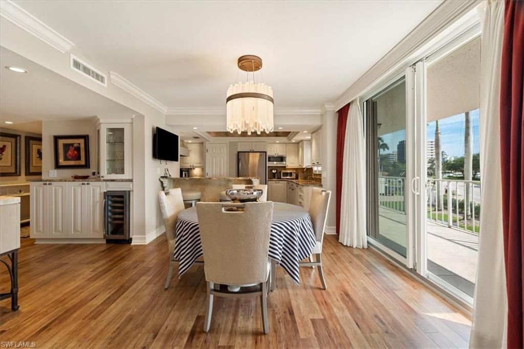 10691 Gulf Shore Dr, Unit 200, Naples, FL 34108 Photo