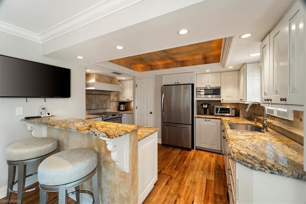 10691 Gulf Shore Dr, Unit 200, Naples, FL 34108 Photo