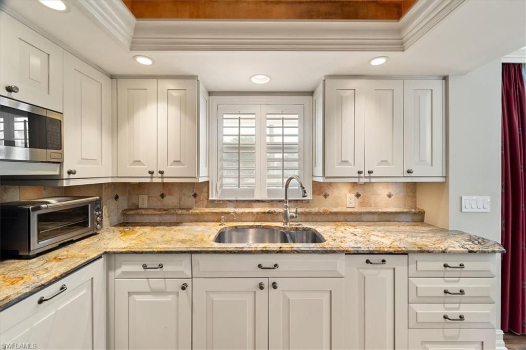 10691 Gulf Shore Dr, Unit 200, Naples, FL 34108 Photo