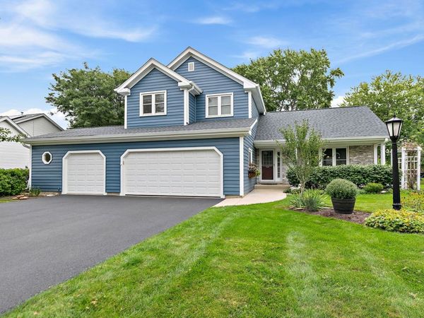 422 Old Country Way , Wauconda, IL 60084