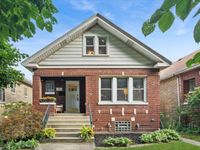 2442 W Berenice Avenue, Chicago, IL 60618 primary photo