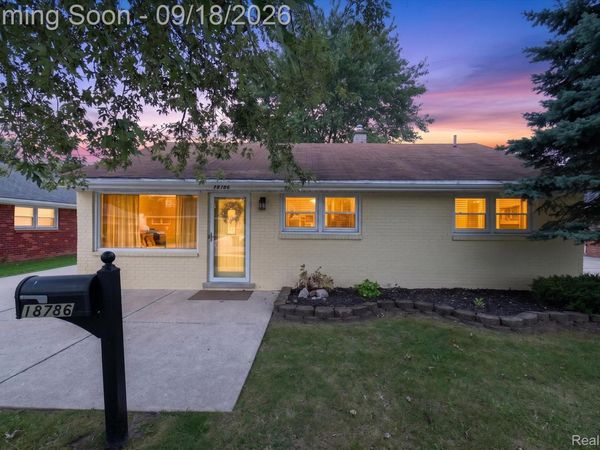 18786 Hinton Street, Riverview, Mi 48193