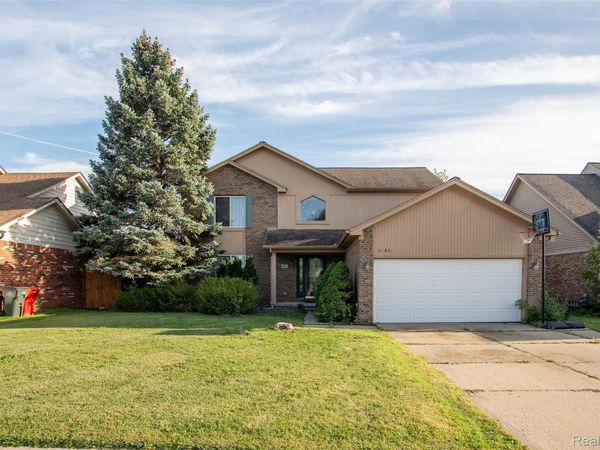 25846 Lord Drive , Chesterfield Township, Mi 48051