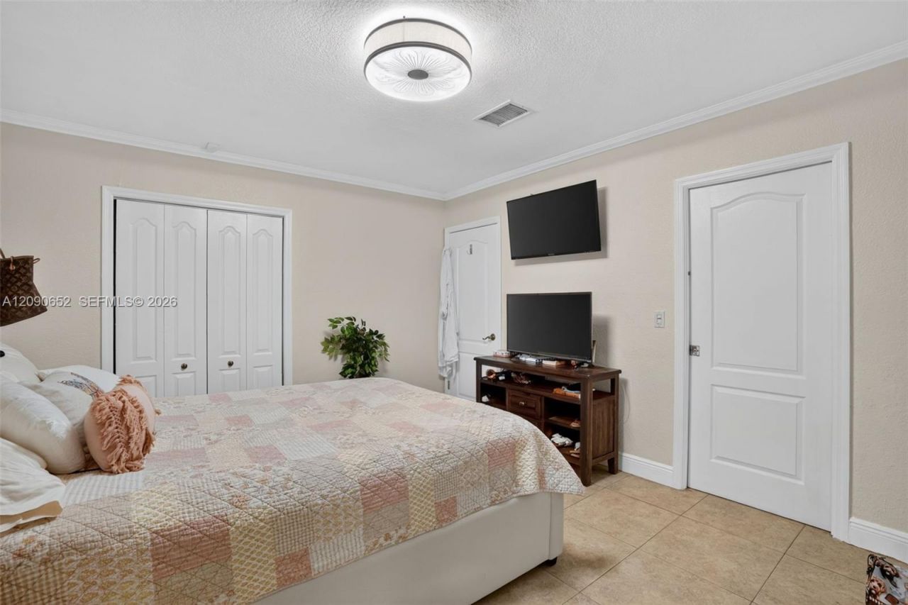 7911 SW 18th Ter , Miami, FL 33155 Photo