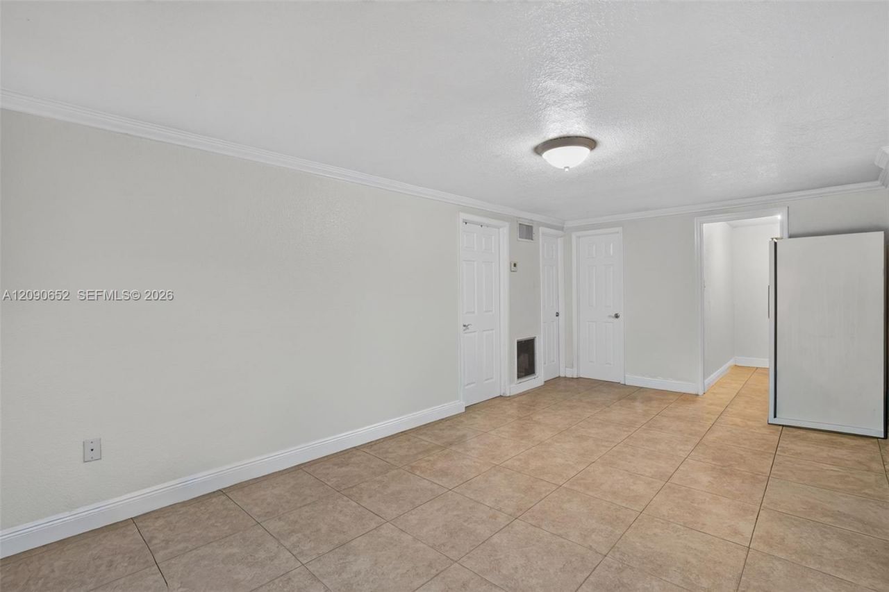 7911 SW 18th Ter , Miami, FL 33155 Photo