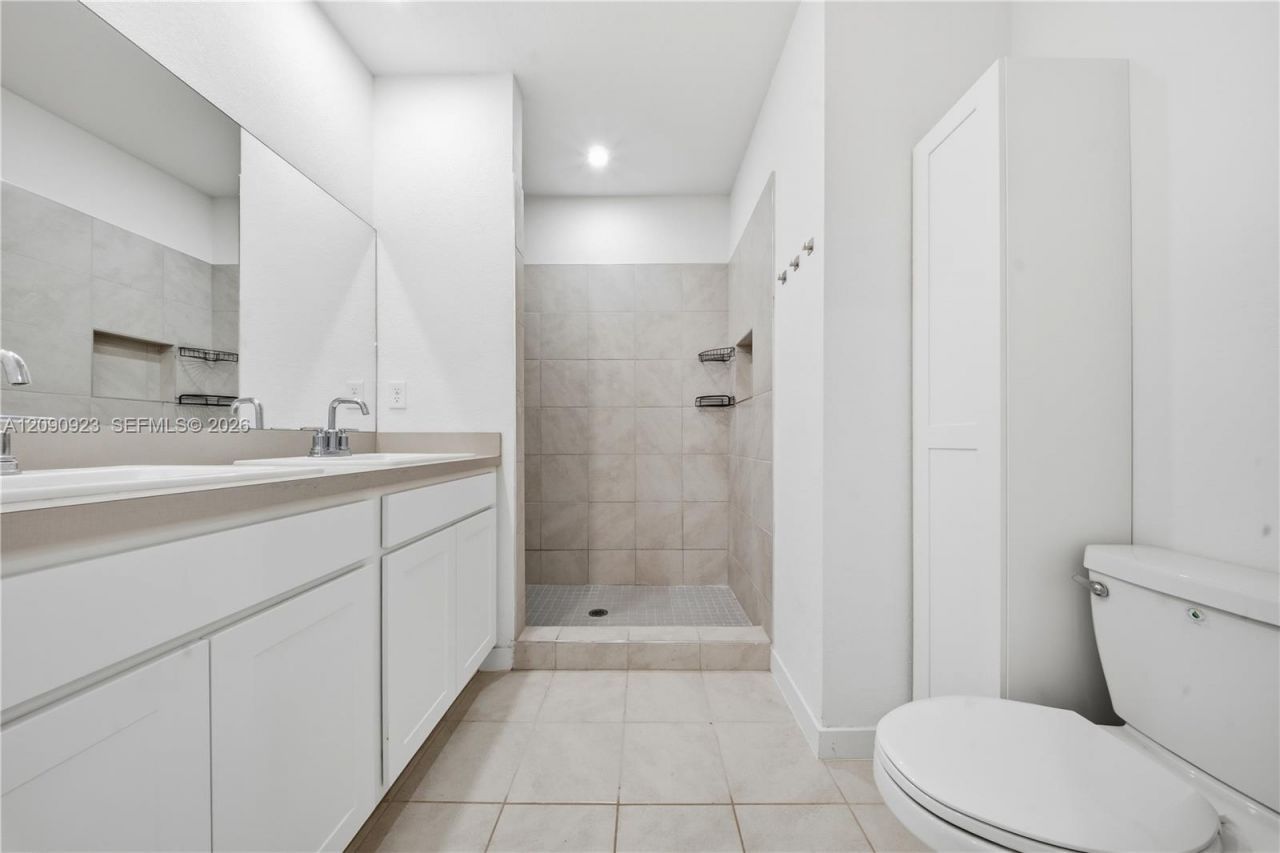 1762 SE 9th Ave , Homestead, FL 33034 Photo