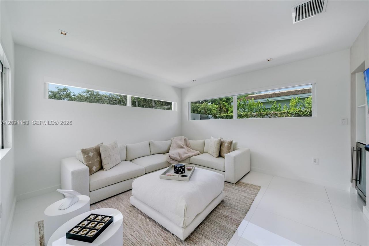 475 Woodcrest Rd , Key Biscayne, FL 33149 Photo