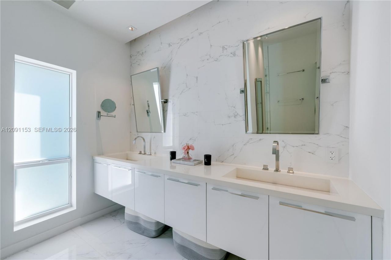 475 Woodcrest Rd , Key Biscayne, FL 33149 Photo