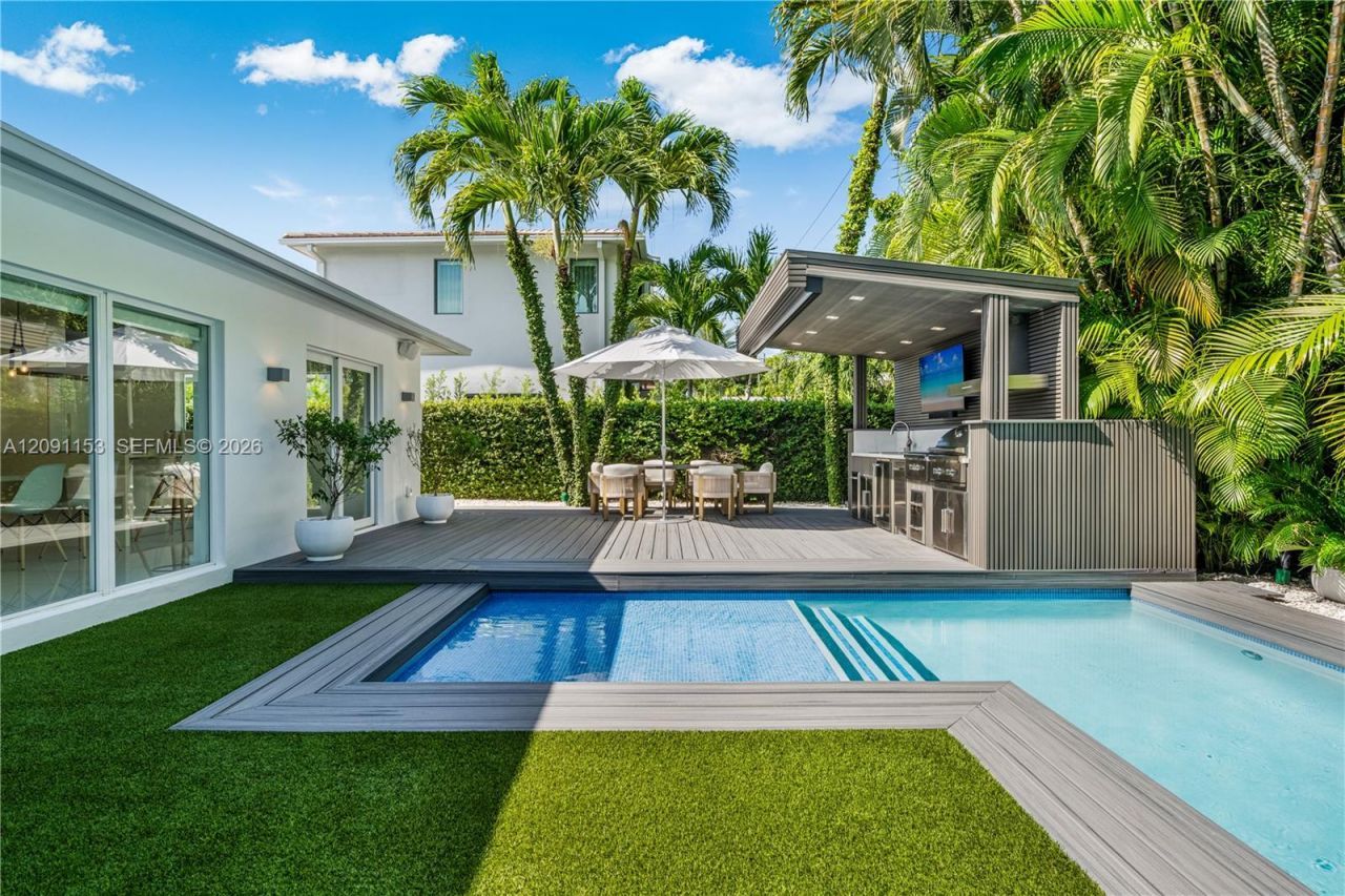 475 Woodcrest Rd , Key Biscayne, FL 33149 Photo