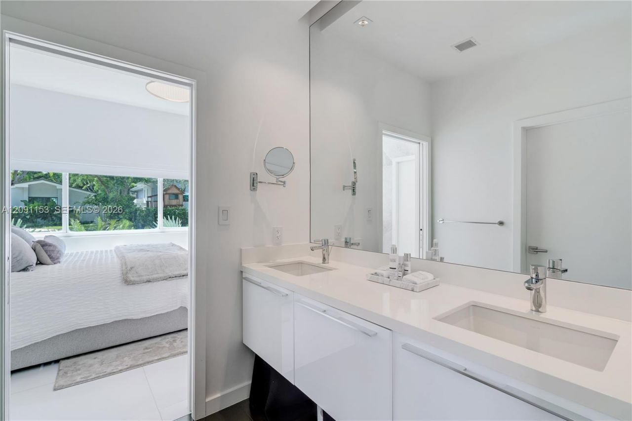 475 Woodcrest Rd , Key Biscayne, FL 33149 Photo