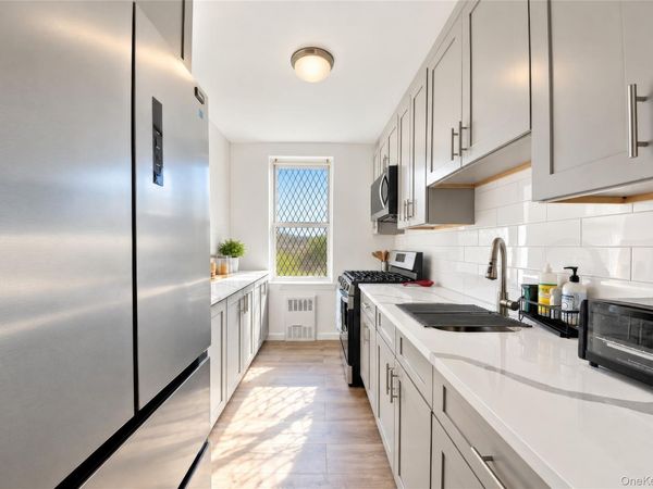 300 N Broadway, Unit 4M, Yonkers, NY 10701