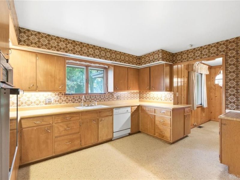 109 Edgewood Drive, Eaton, OH 45320 Photo 11