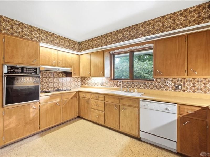 109 Edgewood Drive, Eaton, OH 45320 Photo 12