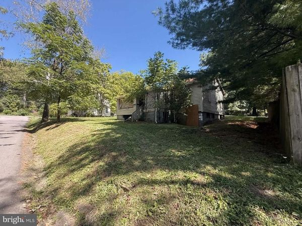 809 N , MOUNTAIN LAKE PARK, MD 21550