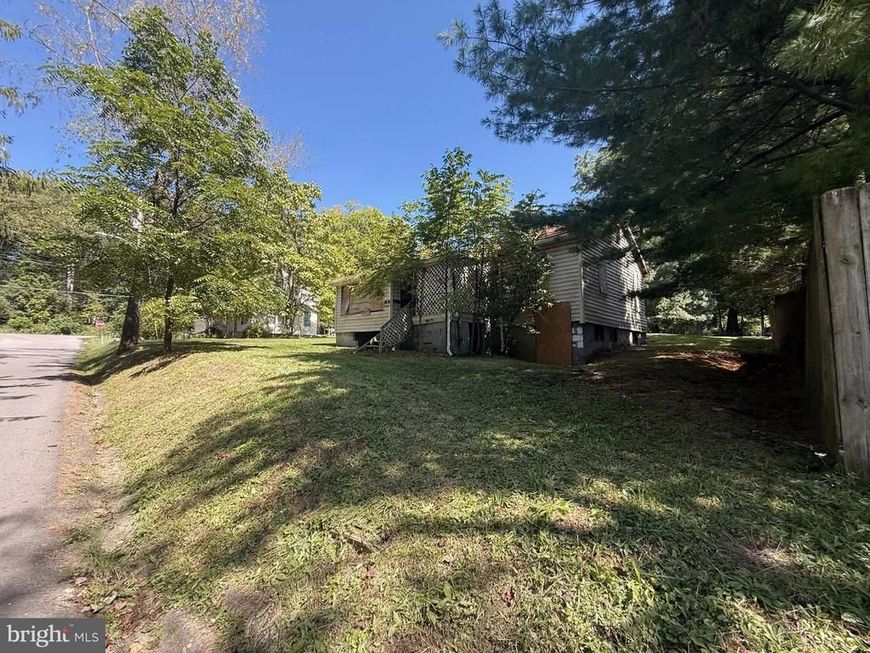 809 N , Mountain Lake Park, MD 21550 Main Photo