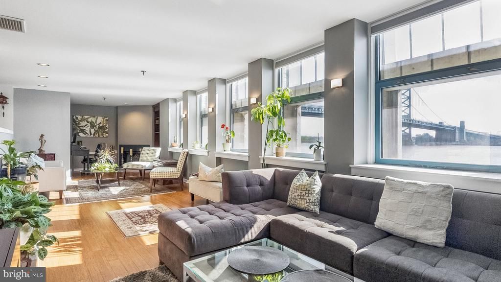 7 N Christopher Columbus Boulevard, Unit 246, Philadelphia, PA 19106 Main Photo
