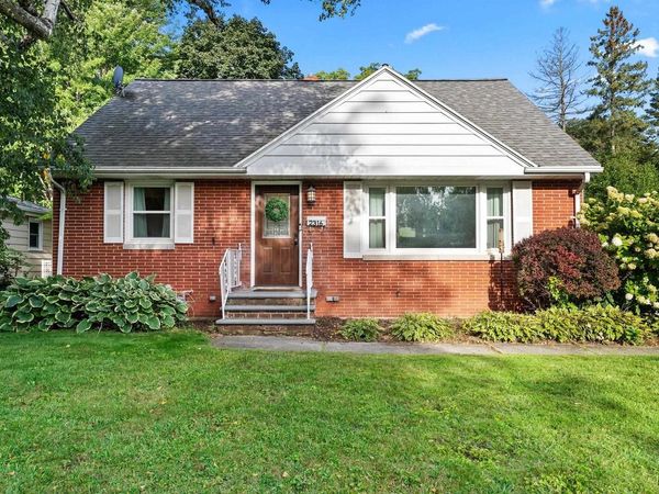 2316 MEADOW LANE, Green Bay, WI 54301