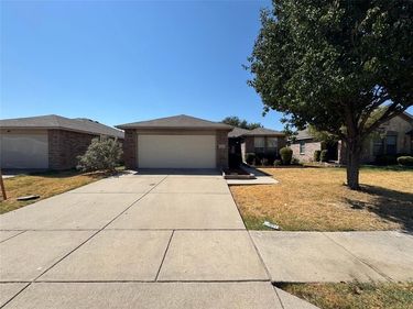 5729 Mirror Ridge Drive, Fort Worth, TX 76179