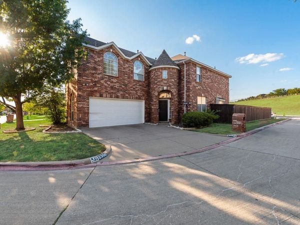 2300 Springmere Drive, Arlington, TX 76012