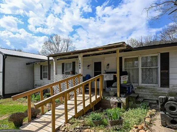 1949 Bluff Mountain Rd, Sevierville, TN 37876