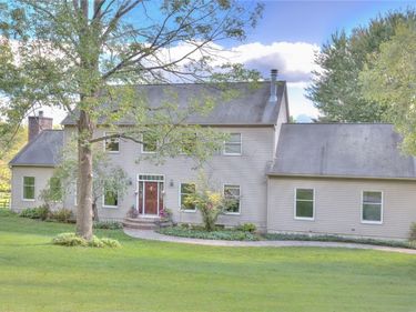 3710 Esty Rd , Bloomfield, NY 14469