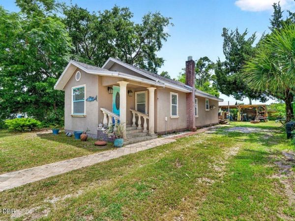 616 Dora Street, New Smyrna Beach, FL 32168