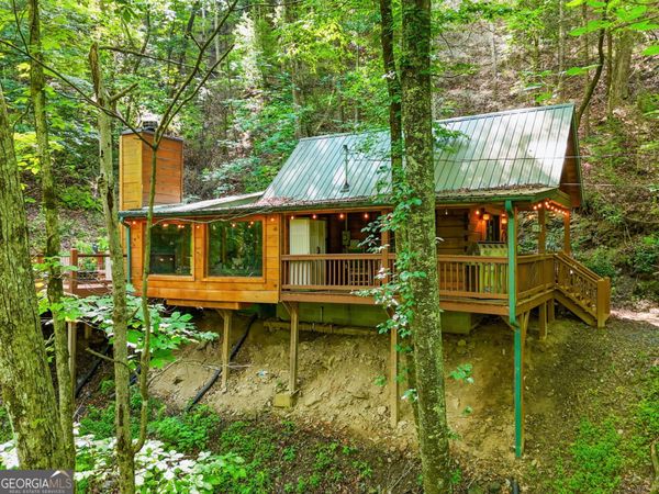 329 Laurel Ridge Drive, Blue Ridge, GA 30513