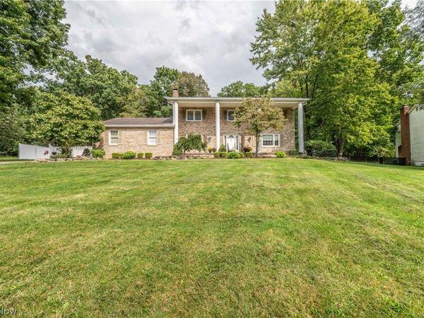 6793 Tanglewood Drive , Youngstown, OH 44512
