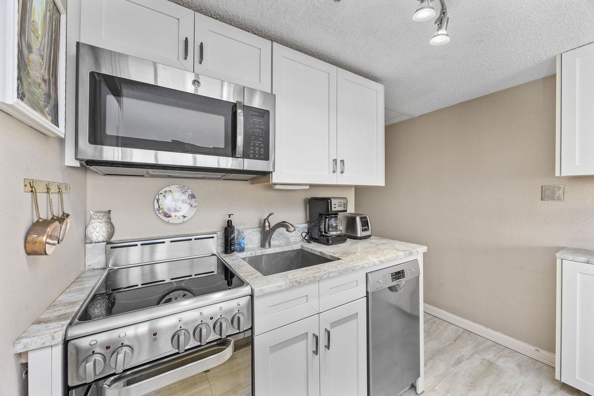 2310 N Ocean Blvd.  Photo 9