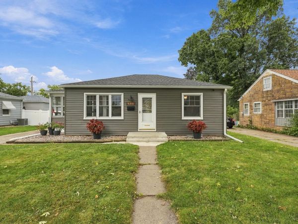 2506 7 1/2, East Moline, IL 61244