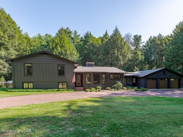 11 Hedge Road, Bear Creek Village, PA 18602